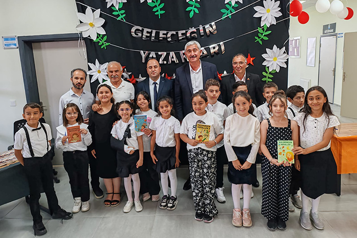 Kozaklı halkı “Geleceğin Yazarları”na sahip çıktı